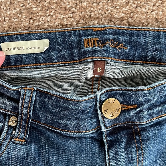 Women’s Kut from the Kloth Catherine Boyfriend Distressed Jeans Size 6 - Picture 2 of 7